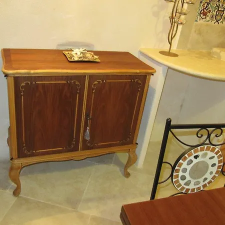 בית נופש La Casetta In Pietra אוסטוני